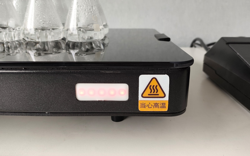 陶瓷電熱板為何能耐強酸強堿？從材質(zhì)特性到結(jié)構(gòu)設計的解析